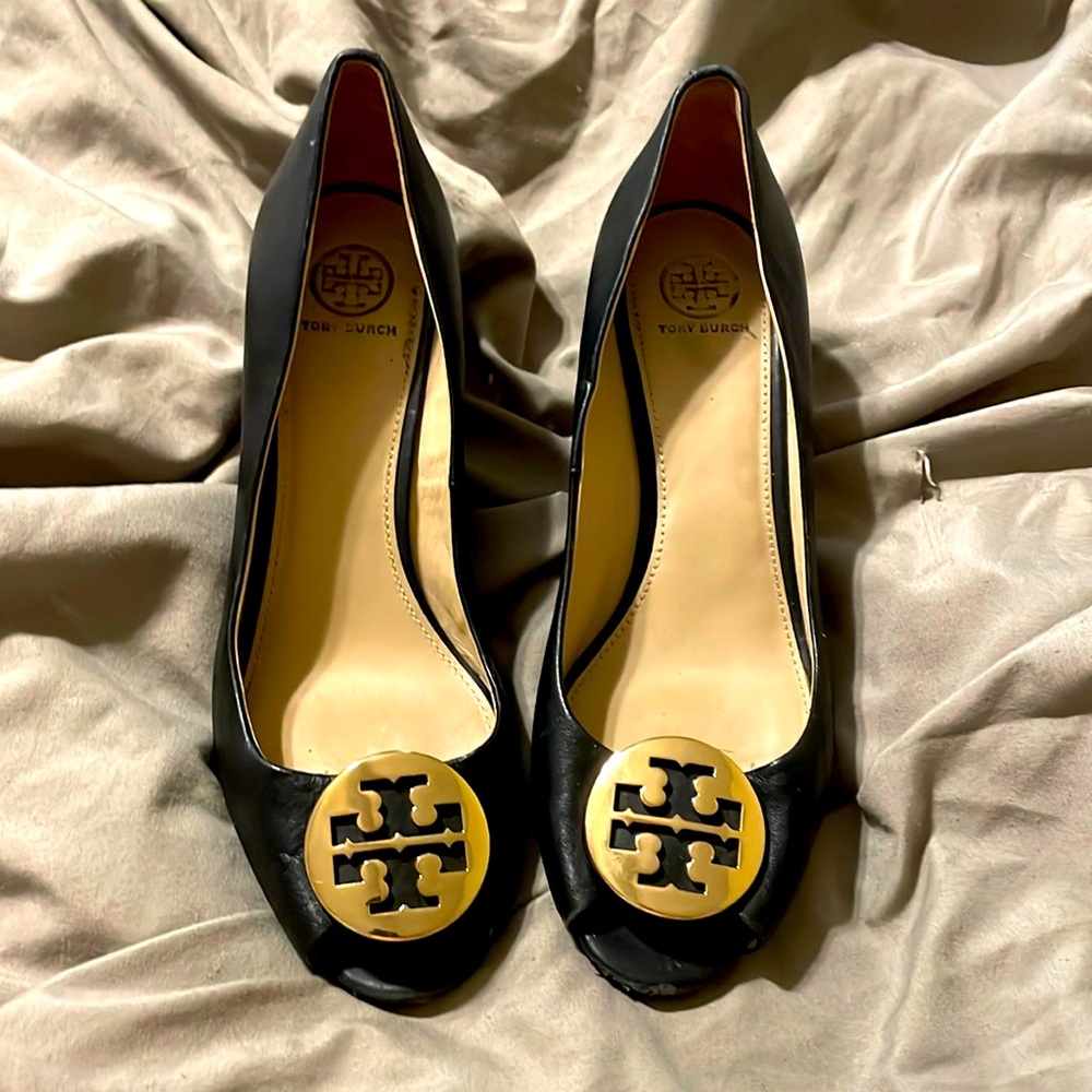 Tory Burch black leather wedge shoes SZ 9 GUC